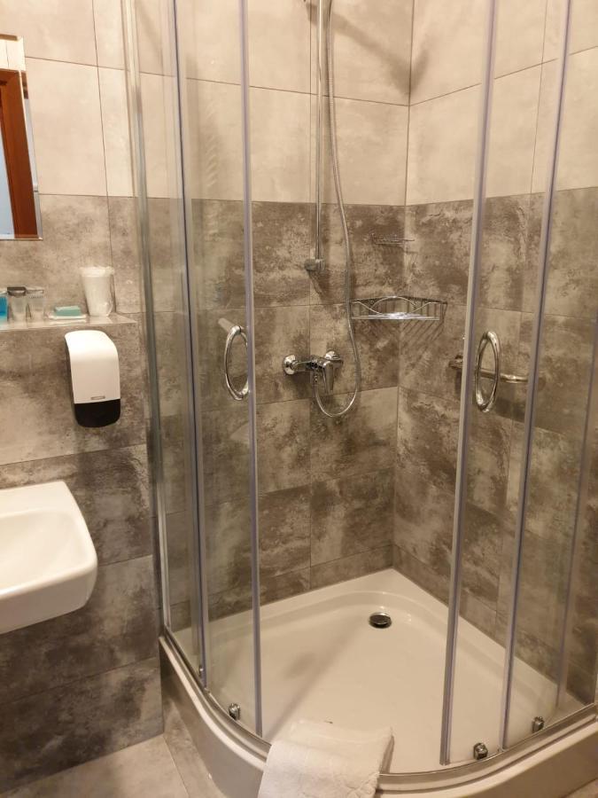 Hotel Mikorzyn Шлесін Екстер'єр фото