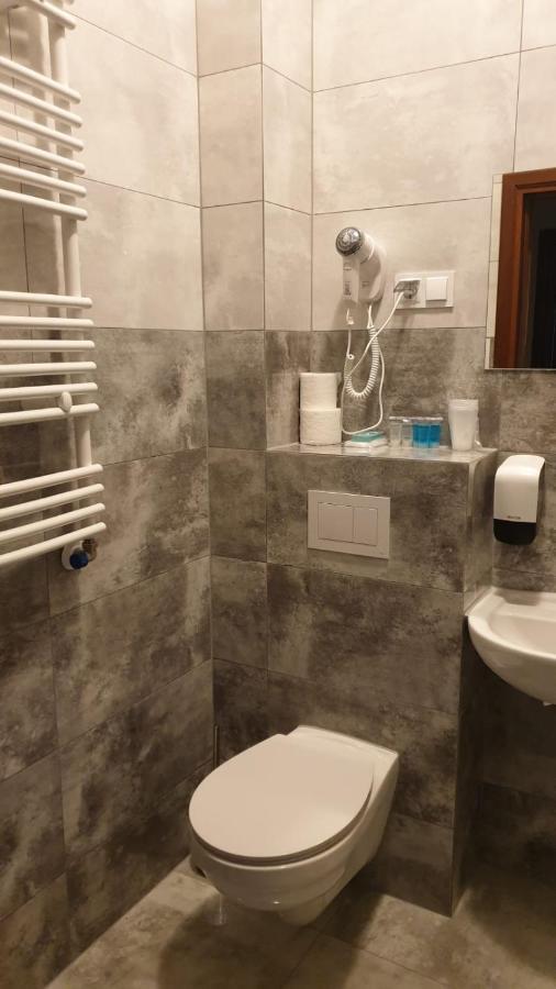 Hotel Mikorzyn Шлесін Екстер'єр фото