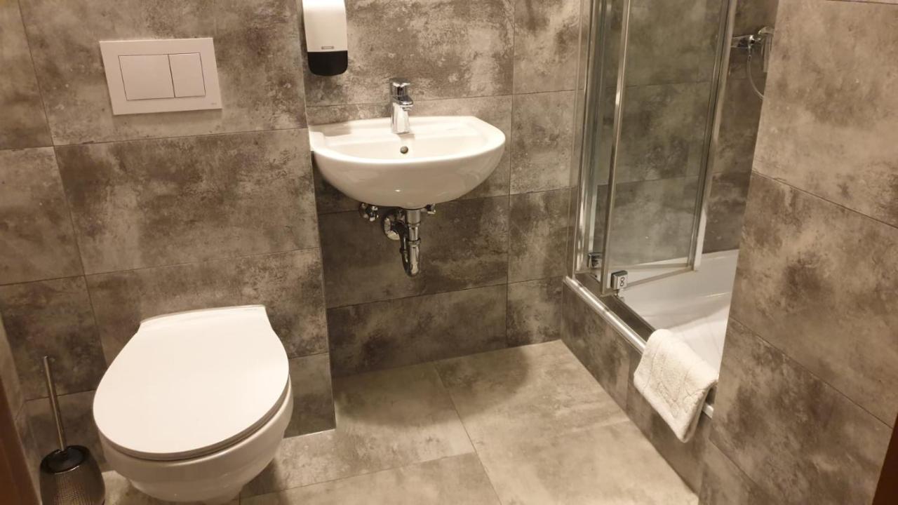Hotel Mikorzyn Шлесін Екстер'єр фото