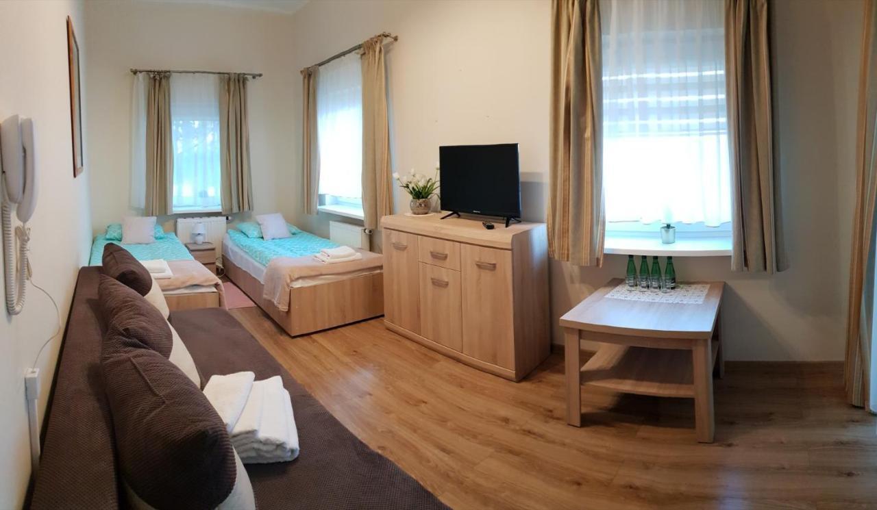 Hotel Mikorzyn Шлесін Екстер'єр фото