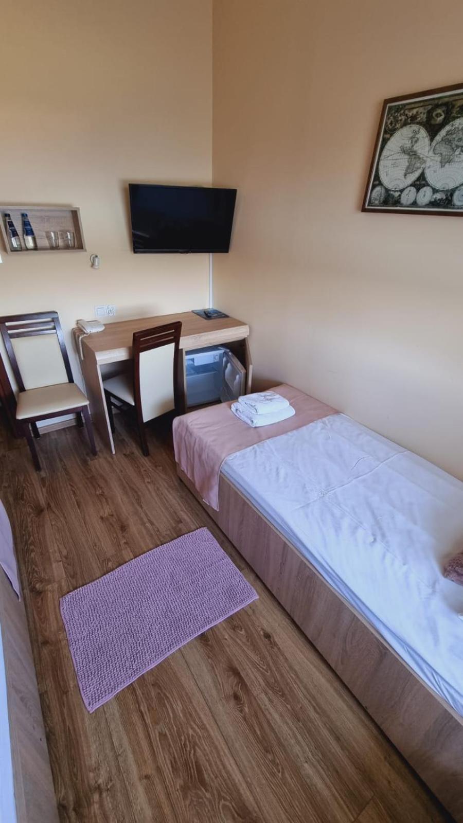 Hotel Mikorzyn Шлесін Екстер'єр фото