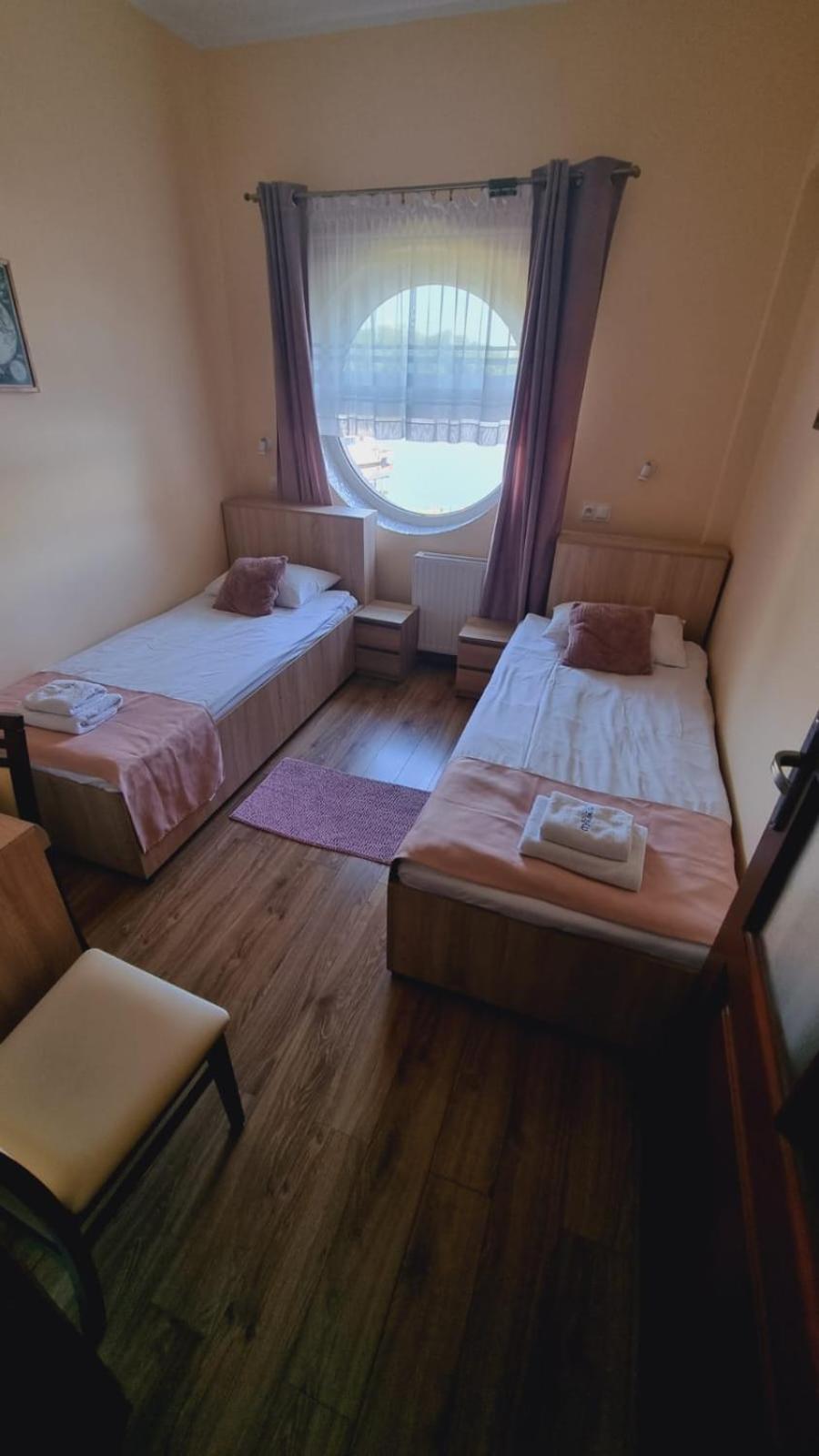 Hotel Mikorzyn Шлесін Екстер'єр фото